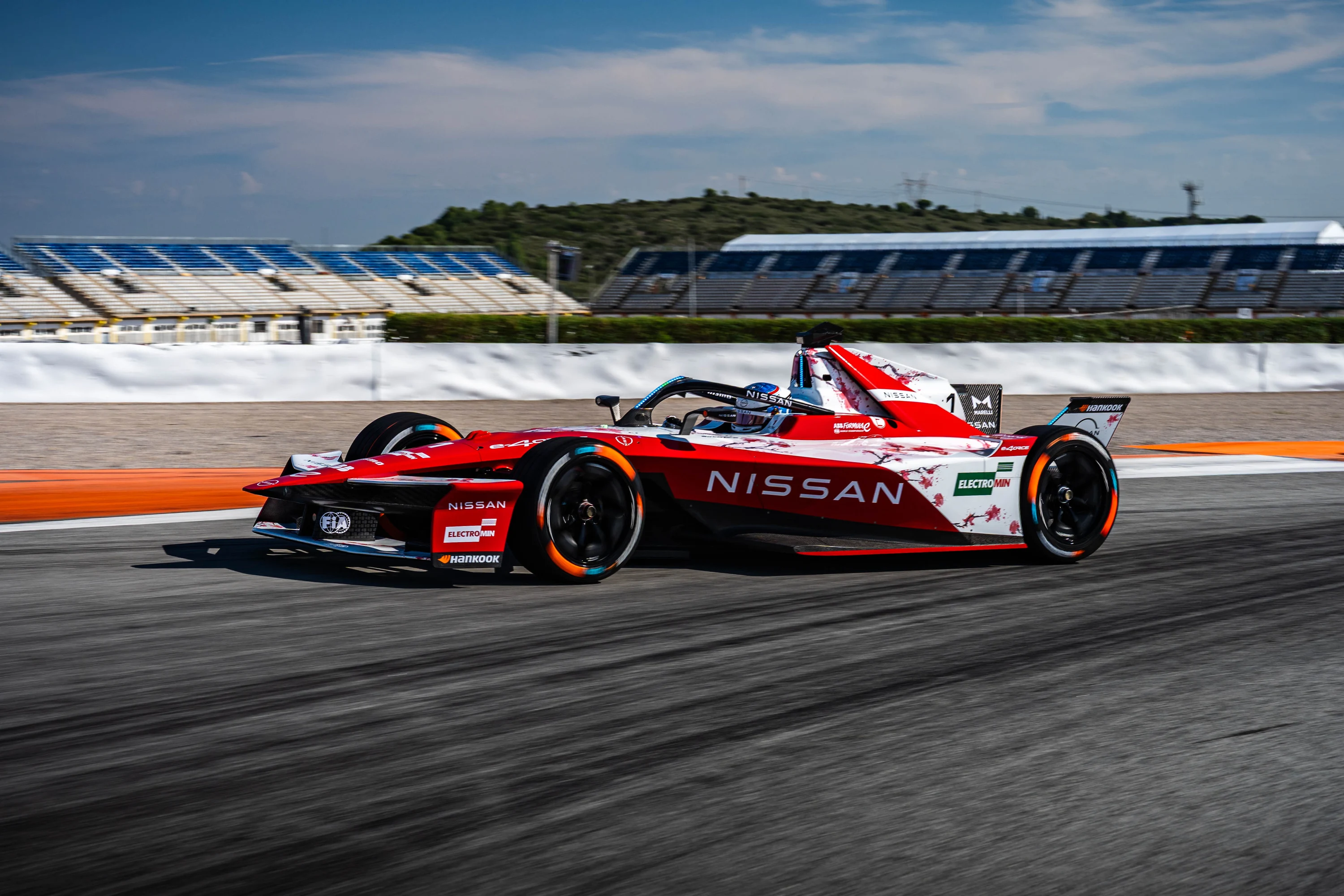 Oliver Rowland à l'attaque au volant de la Nissan e-4ORCE 05, essais de pré-saison de Valence 2025