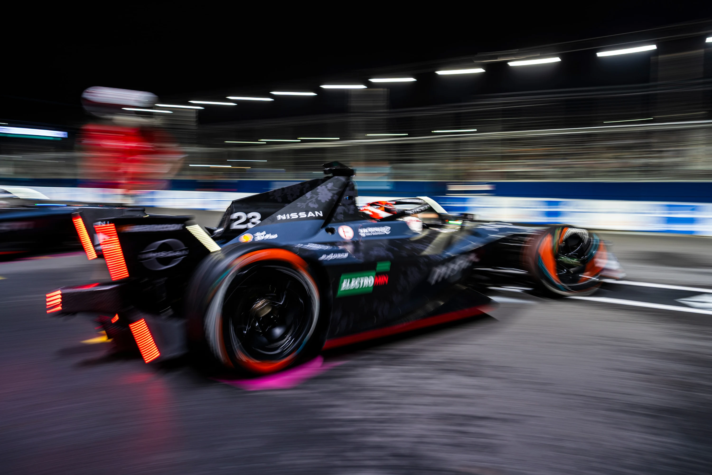 La Nissan e-4ORCE 05 de Norman Nato en filé pendant les essais du Tokyo E-Prix